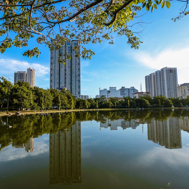 Mai Dich Hoa Hoa Lake Park: Peaceful in the Heart of the Capital