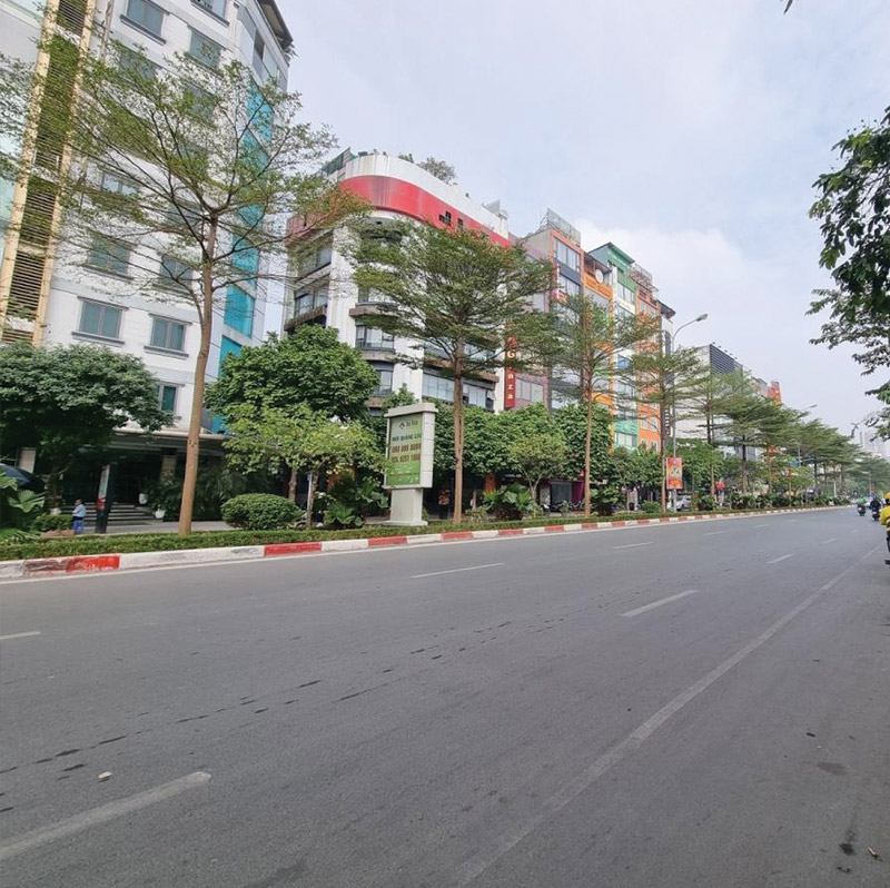 Take a leisurely stroll at Trung Kinh Street, Cau Giay - An Exciting Destination for All Interests!