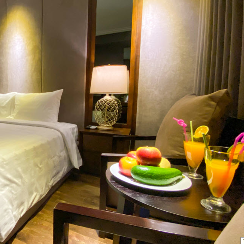 What is the best hotel near Cau Giay street in Hanoi?